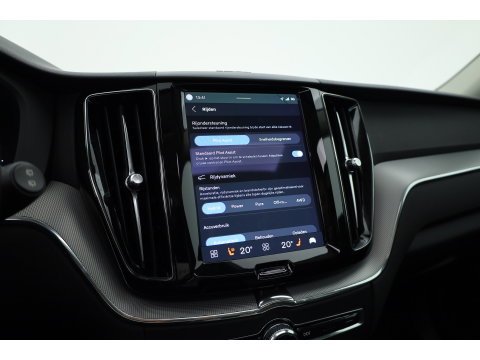 Volvo XC60 2.0 T6 Plug-in hybrid AWD Plus Dark | RIJKLAAR!! |  SOH 98% | Pano | Leder | Trekhaak | Adapt. Cruise | Stoel- Stuurverw. | 360cam | Memory | Harman Kardon