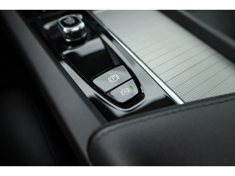 Volvo XC60 2.0 T6 Plug-in hybrid AWD Plus Dark | RIJKLAAR!! |  SOH 98% | Pano | Leder | Trekhaak | Adapt. Cruise | Stoel- Stuurverw. | 360cam | Memory | Harman Kardon