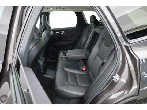 Volvo XC60 2.0 T6 Plug-in hybrid AWD Plus Dark | RIJKLAAR!! |  SOH 98% | Pano | Leder | Trekhaak | Adapt. Cruise | Stoel- Stuurverw. | 360cam | Memory | Harman Kardon