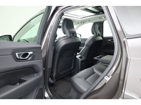 Volvo XC60 2.0 T6 Plug-in hybrid AWD Plus Dark | RIJKLAAR!! |  SOH 98% | Pano | Leder | Trekhaak | Adapt. Cruise | Stoel- Stuurverw. | 360cam | Memory | Harman Kardon