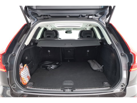 Volvo XC60 2.0 T6 Plug-in hybrid AWD Plus Dark | RIJKLAAR!! |  SOH 98% | Pano | Leder | Trekhaak | Adapt. Cruise | Stoel- Stuurverw. | 360cam | Memory | Harman Kardon