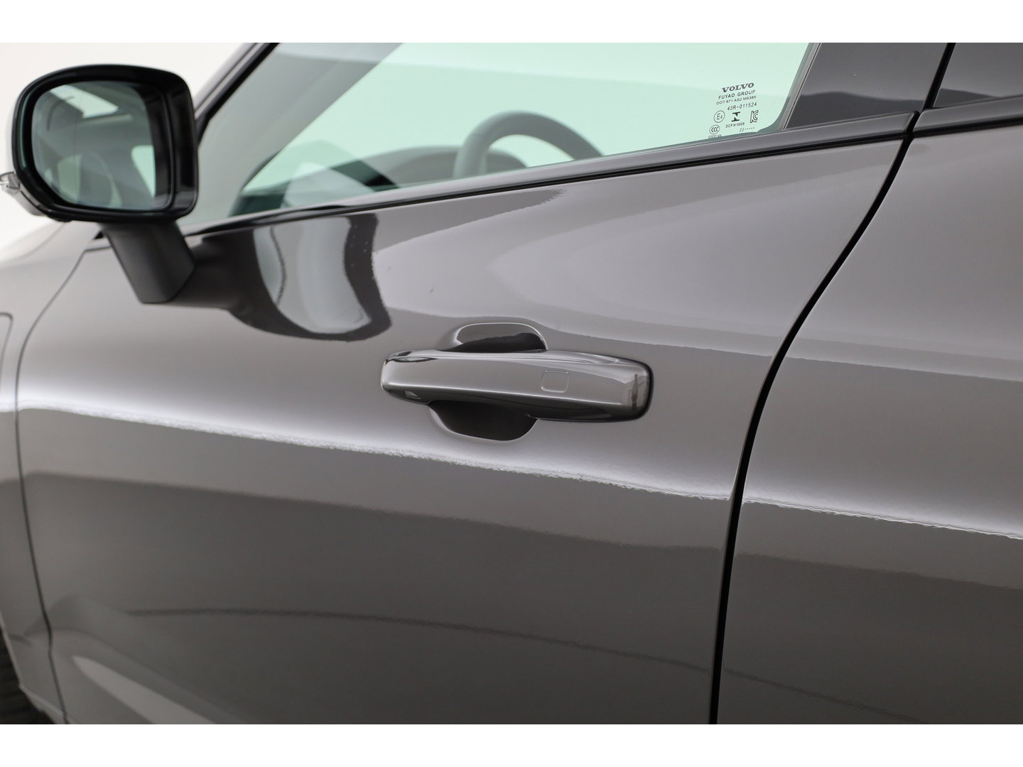 Volvo XC60 2.0 T6 Plug-in hybrid AWD Plus Dark | RIJKLAAR!! |  SOH 98% | Pano | Leder | Trekhaak | Adapt. Cruise | Stoel- Stuurverw. | 360cam | Memory | Harman Kardon
