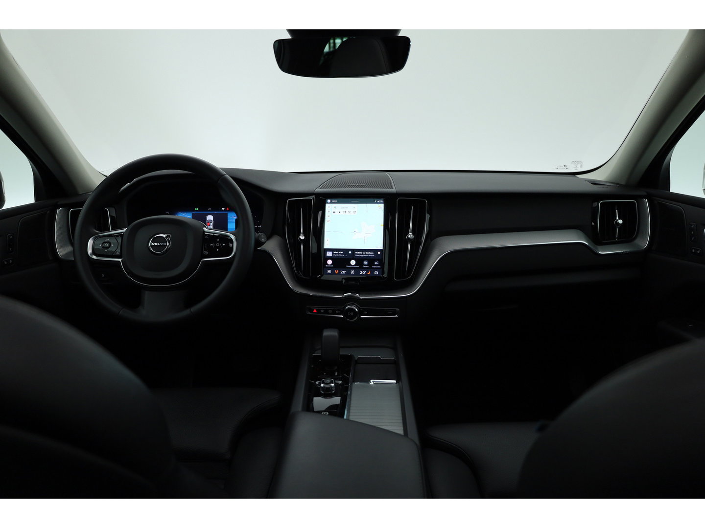Volvo XC60 2.0 T6 Plug-in hybrid AWD Plus Dark | RIJKLAAR!! |  SOH 98% | Pano | Leder | Trekhaak | Adapt. Cruise | Stoel- Stuurverw. | 360cam | Memory | Harman Kardon