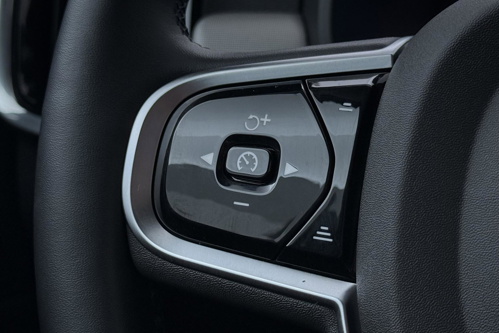 Volvo V90 T6 Plug-in hybrid Core Bright | ACC | Harman/Kardon | Camera | Memory | Stoel+Stuurverwarming | Keyless | Getint Glas