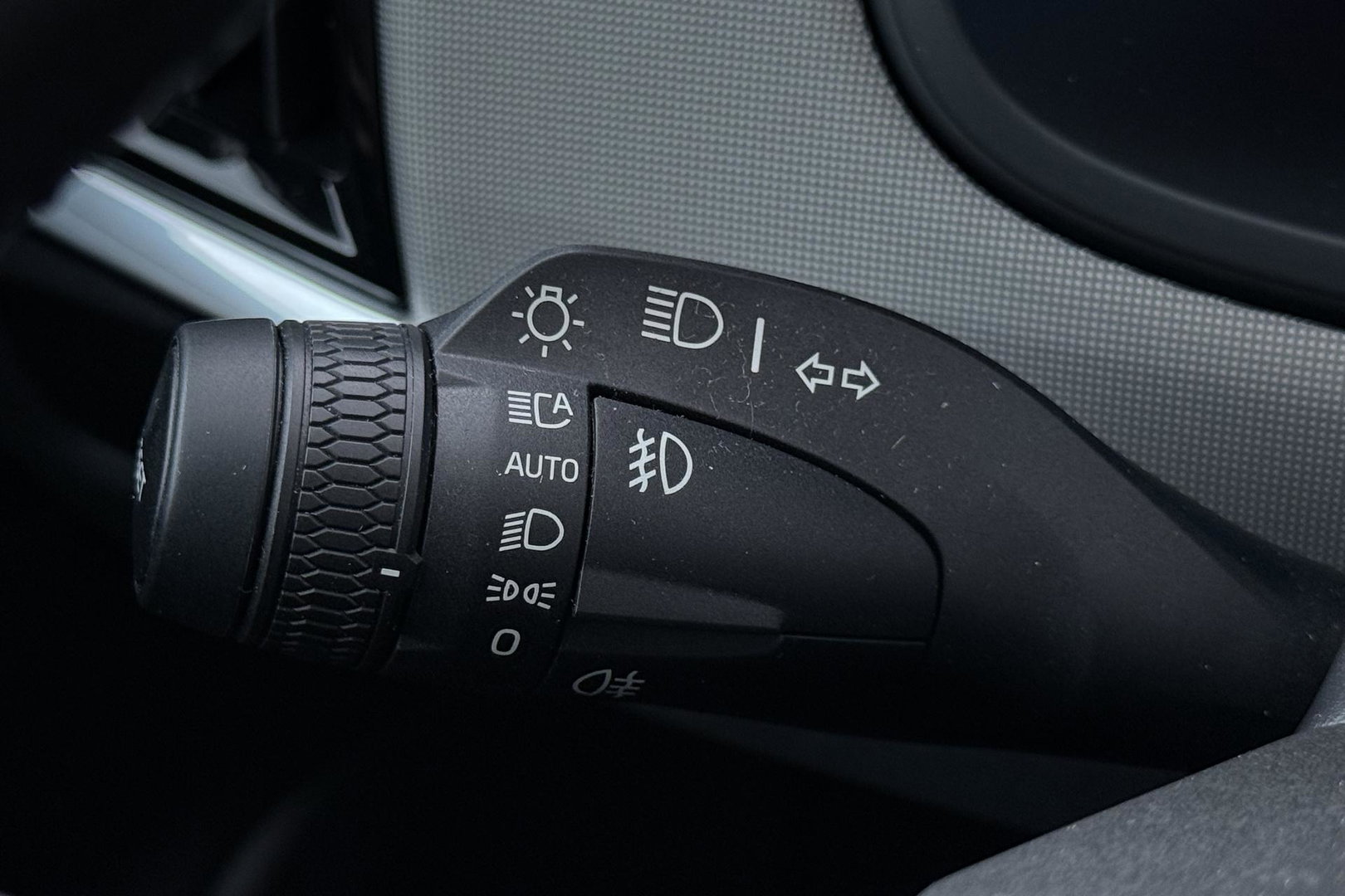 Volvo V90 T6 Plug-in hybrid Core Bright | ACC | Harman/Kardon | Camera | Memory | Stoel+Stuurverwarming | Keyless | Getint Glas