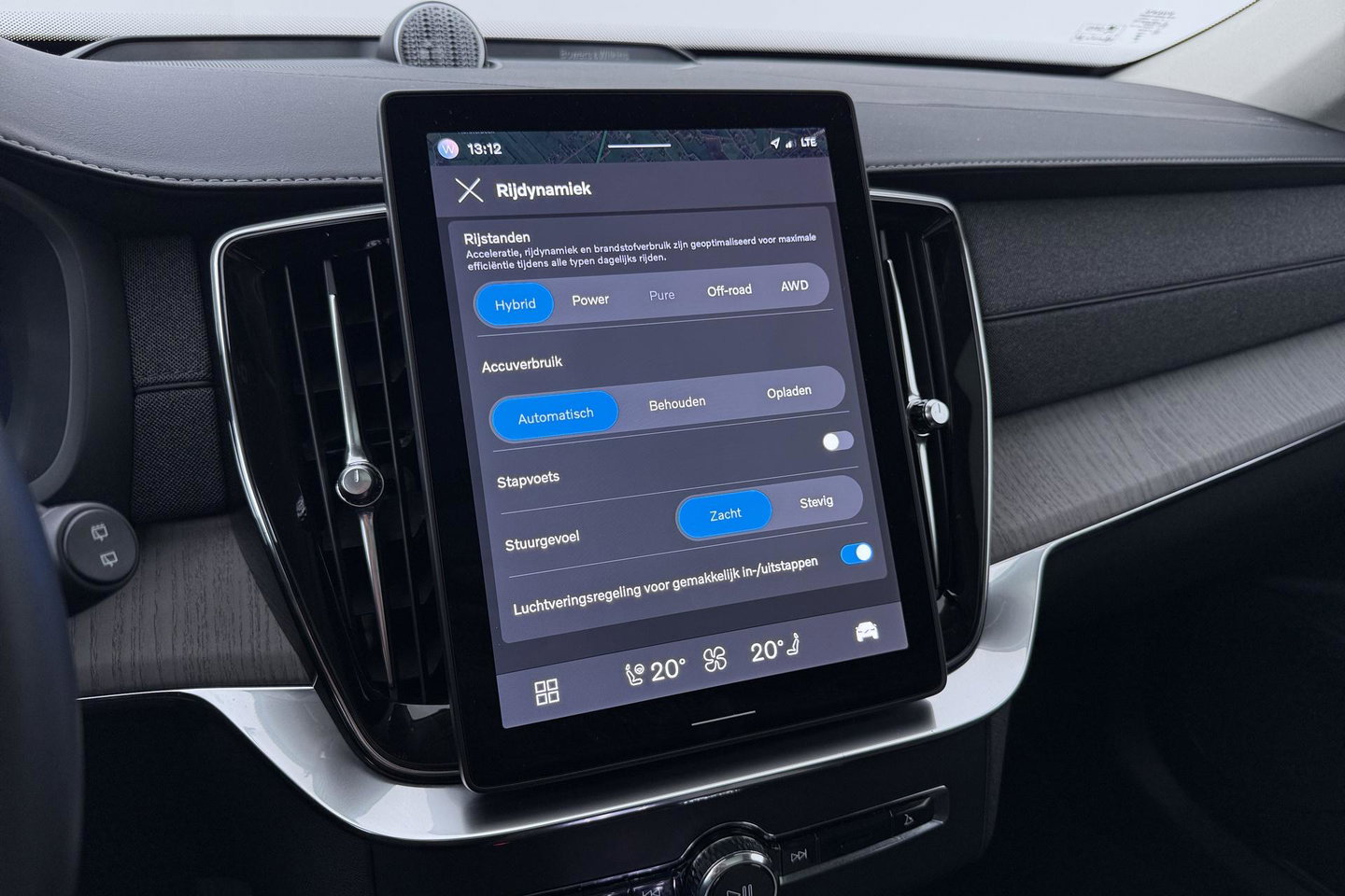 Volvo XC90 T8 Plug-in hybrid Ultra Dark | HEICO SPORTIV | ACC | Luchtvering | Bowers&Wilkins | Panoramadak | Trekhaak | Massage