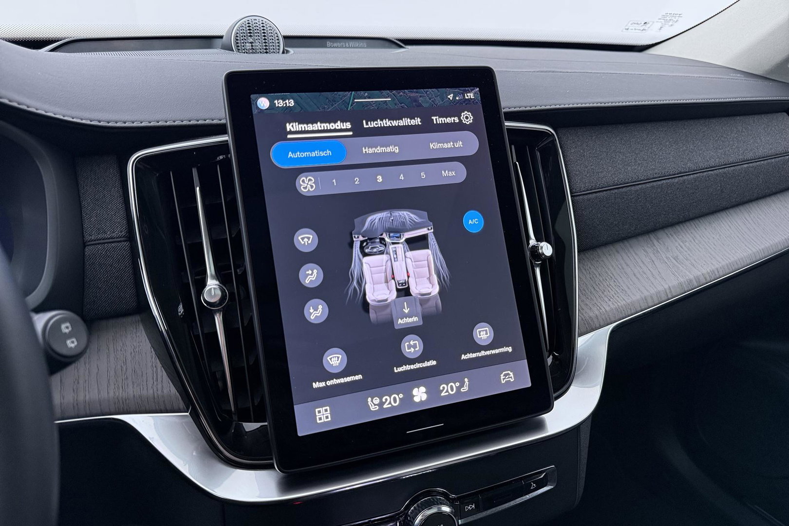 Volvo XC90 T8 Plug-in hybrid Ultra Dark | HEICO SPORTIV | ACC | Luchtvering | Bowers&Wilkins | Panoramadak | Trekhaak | Massage
