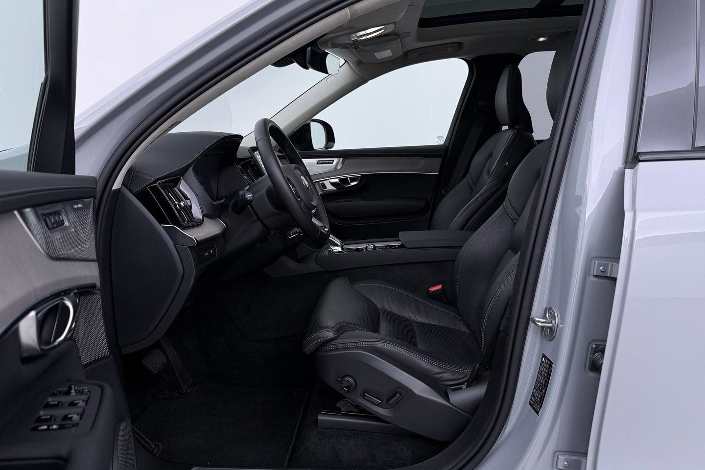 Volvo XC90 T8 Plug-in hybrid Ultra Dark | HEICO SPORTIV | ACC | Luchtvering | Bowers&Wilkins | Panoramadak | Trekhaak | Massage