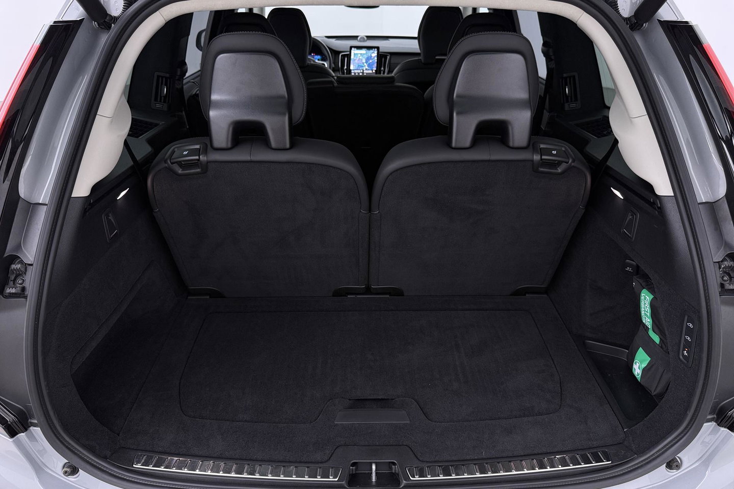 Volvo XC90 T8 Plug-in hybrid Ultra Dark | HEICO SPORTIV | ACC | Luchtvering | Bowers&Wilkins | Panoramadak | Trekhaak | Massage