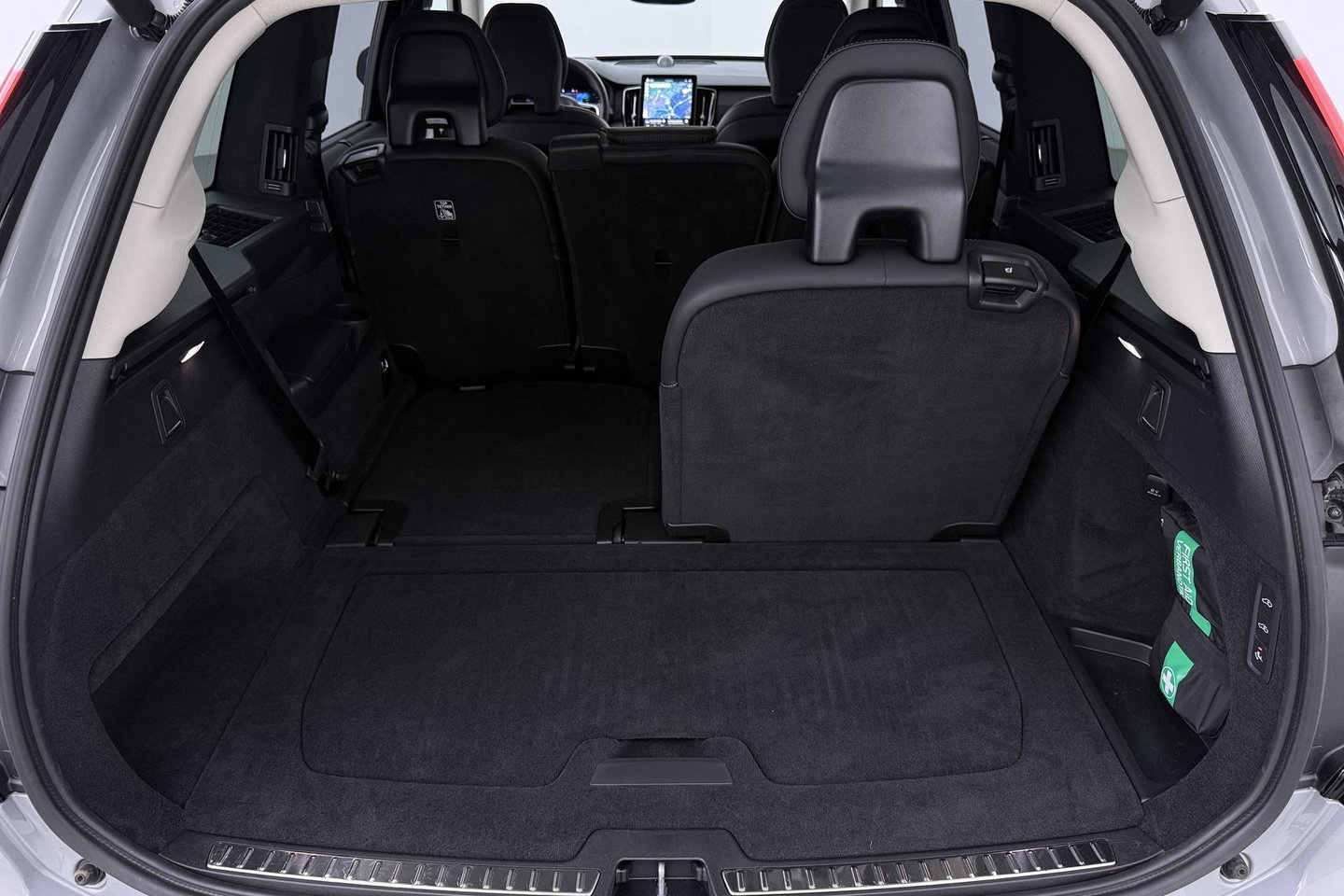 Volvo XC90 T8 Plug-in hybrid Ultra Dark | HEICO SPORTIV | ACC | Luchtvering | Bowers&Wilkins | Panoramadak | Trekhaak | Massage