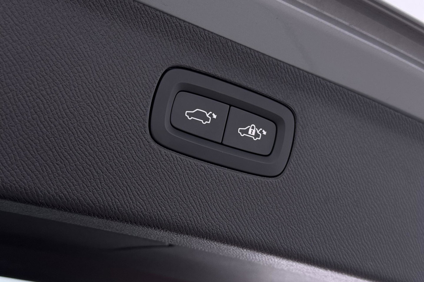 Volvo XC90 T8 Plug-in hybrid Ultra Dark | HEICO SPORTIV | ACC | Luchtvering | Bowers&Wilkins | Panoramadak | Trekhaak | Massage