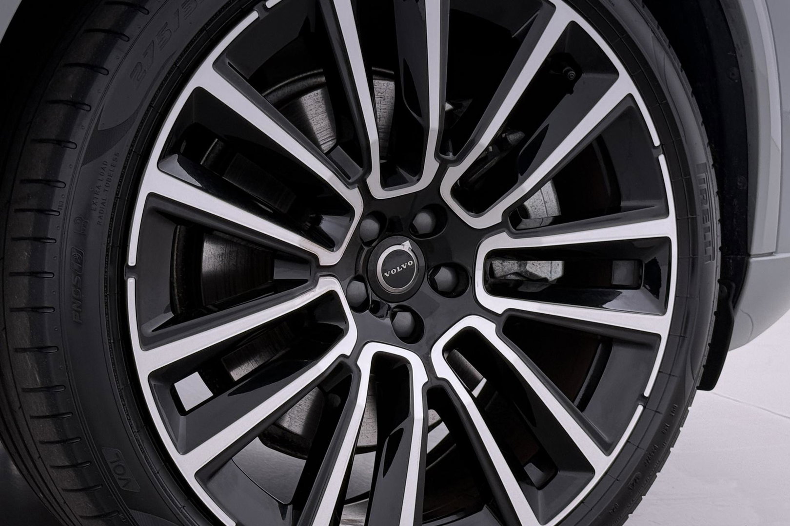 Volvo XC90 T8 Plug-in hybrid Ultra Dark | HEICO SPORTIV | ACC | Luchtvering | Bowers&Wilkins | Panoramadak | Trekhaak | Massage