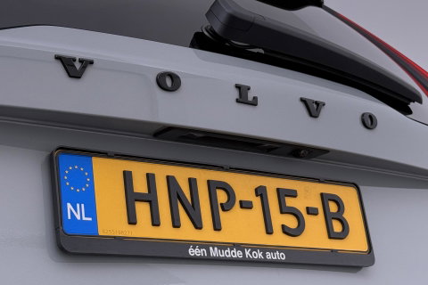 Volvo XC90 T8 Plug-in hybrid Ultra Dark | HEICO SPORTIV | ACC | Luchtvering | Bowers&Wilkins | Panoramadak | Trekhaak | Massage