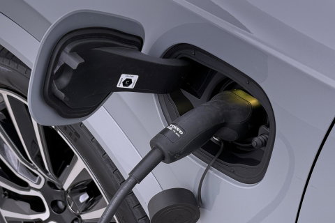 Volvo XC90 T8 Plug-in hybrid Ultra Dark | HEICO SPORTIV | ACC | Luchtvering | Bowers&Wilkins | Panoramadak | Trekhaak | Massage