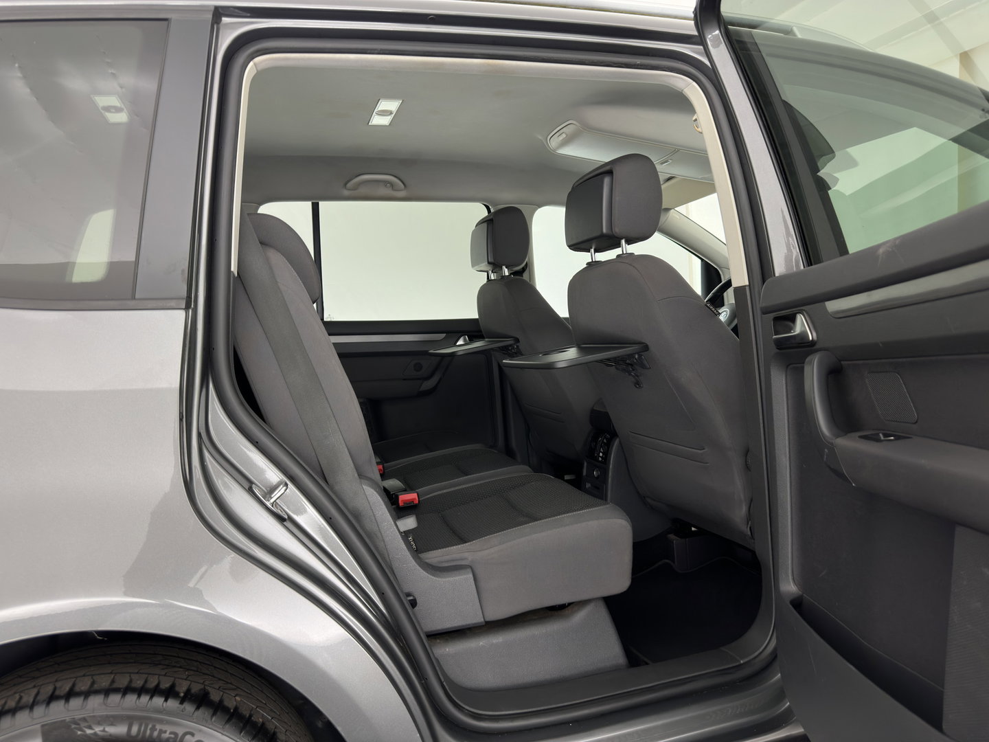 Volkswagen Touran 1.6 TDI Highline BlueMotion Aut. *NAVI-FULLMAP | COMFORT-SEATS | ECC | PDC | CRUISE | PRIVACY-GLASS | 16''ALU*