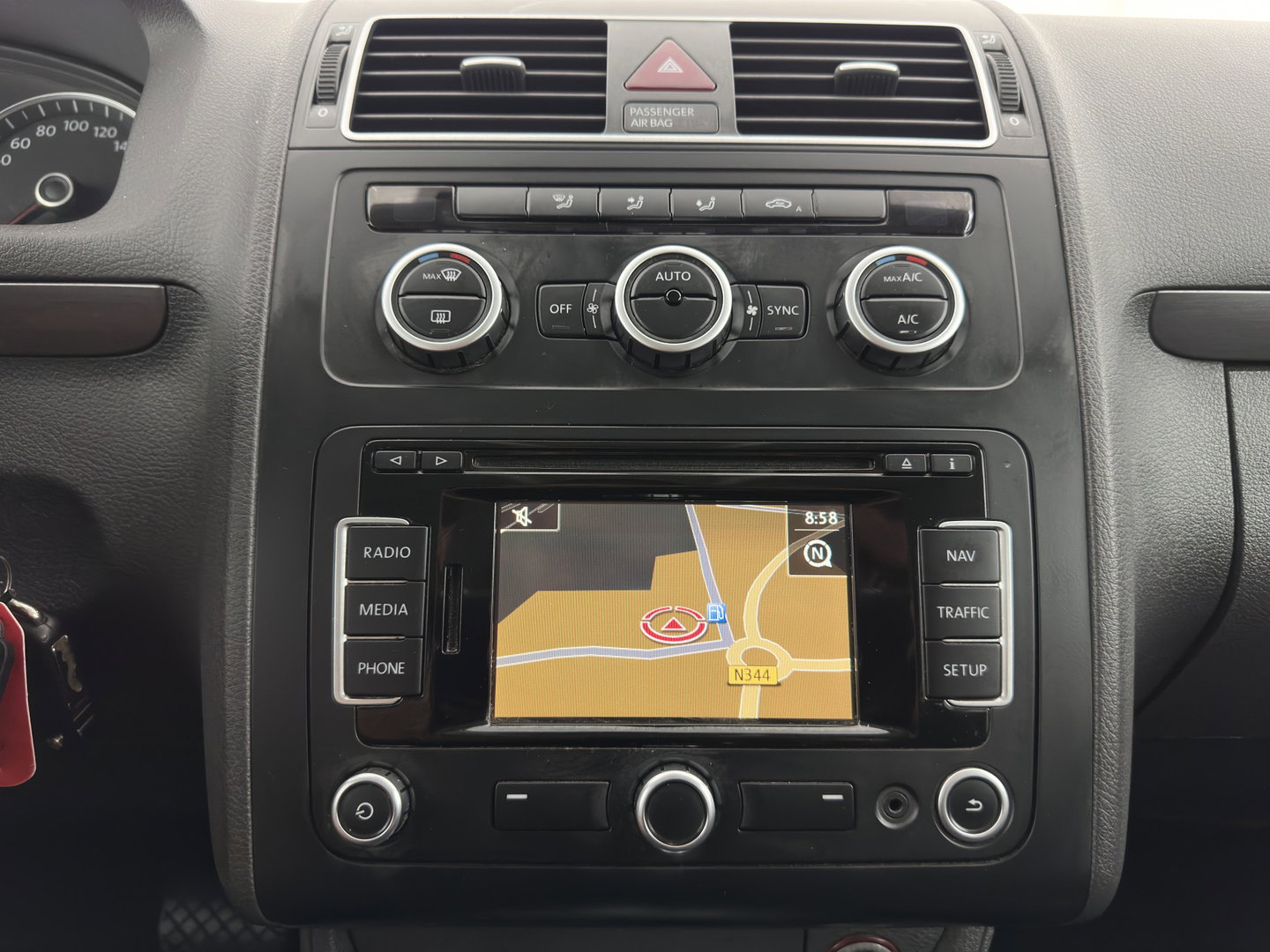 Volkswagen Touran 1.6 TDI Highline BlueMotion Aut. *NAVI-FULLMAP | COMFORT-SEATS | ECC | PDC | CRUISE | PRIVACY-GLASS | 16''ALU*