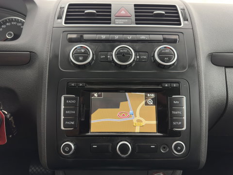 Volkswagen Touran 1.6 TDI Highline BlueMotion Aut. *NAVI-FULLMAP | COMFORT-SEATS | ECC | PDC | CRUISE | PRIVACY-GLASS | 16''ALU*