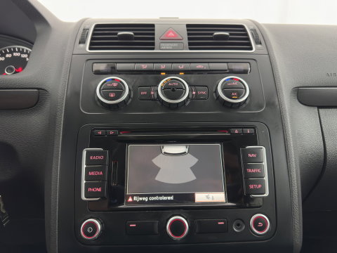 Volkswagen Touran 1.6 TDI Highline BlueMotion Aut. *NAVI-FULLMAP | COMFORT-SEATS | ECC | PDC | CRUISE | PRIVACY-GLASS | 16''ALU*