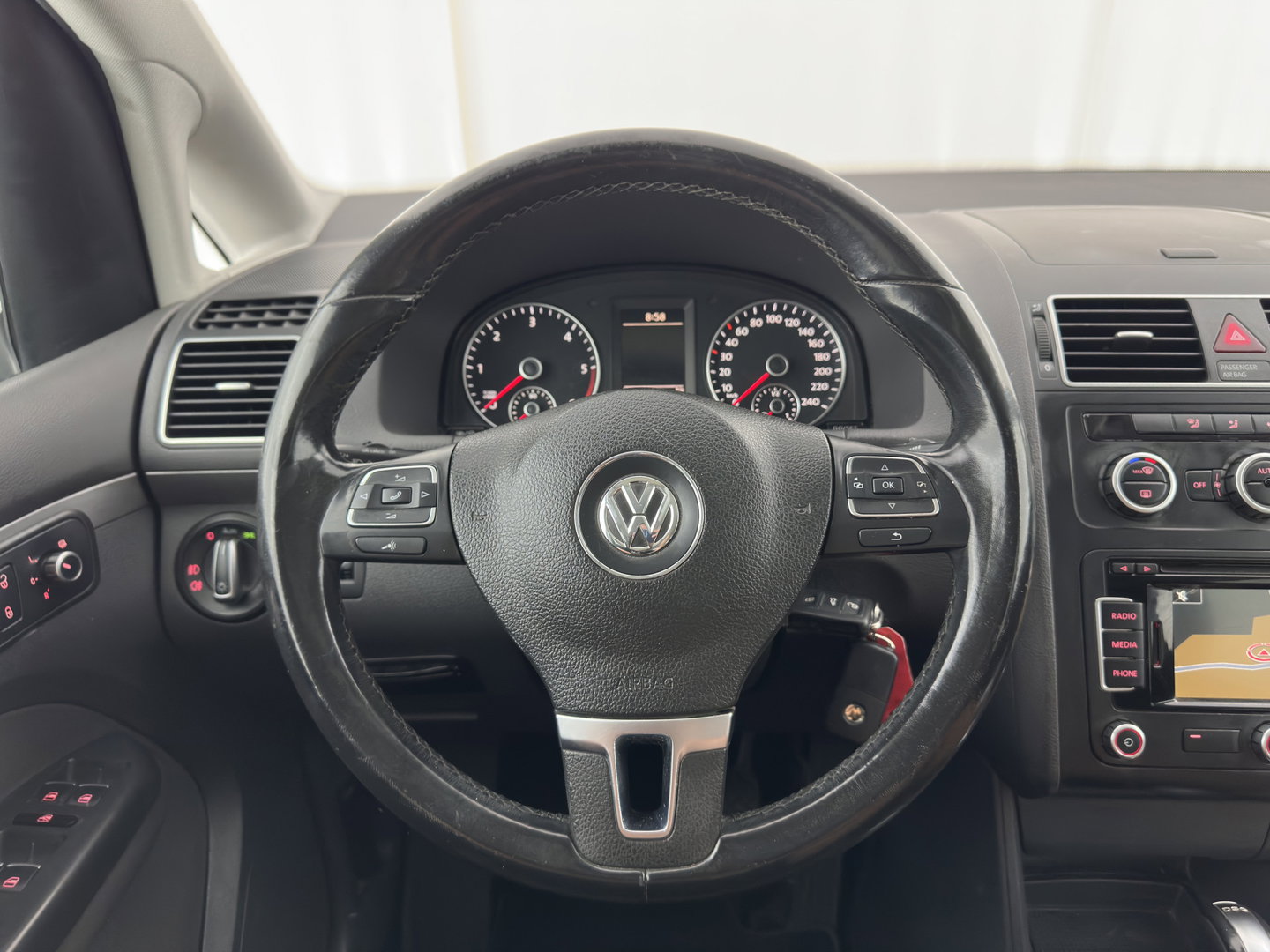 Volkswagen Touran 1.6 TDI Highline BlueMotion Aut. *NAVI-FULLMAP | COMFORT-SEATS | ECC | PDC | CRUISE | PRIVACY-GLASS | 16''ALU*