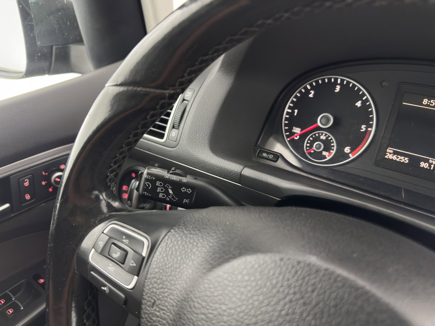 Volkswagen Touran 1.6 TDI Highline BlueMotion Aut. *NAVI-FULLMAP | COMFORT-SEATS | ECC | PDC | CRUISE | PRIVACY-GLASS | 16''ALU*