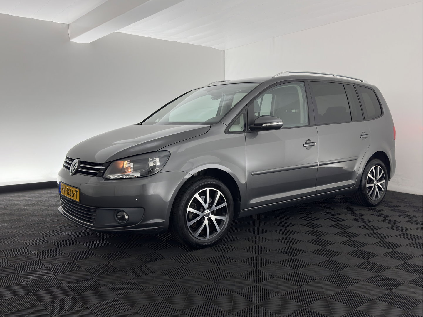 Volkswagen Touran 1.6 TDI Highline BlueMotion Aut. *NAVI-FULLMAP | COMFORT-SEATS | ECC | PDC | CRUISE | PRIVACY-GLASS | 16''ALU*