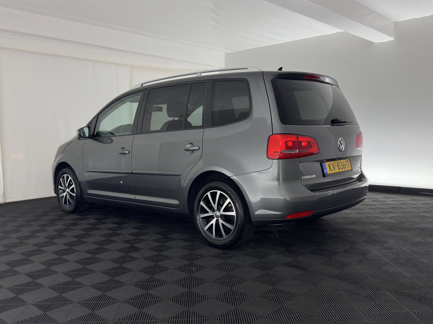 Volkswagen Touran 1.6 TDI Highline BlueMotion Aut. *NAVI-FULLMAP | COMFORT-SEATS | ECC | PDC | CRUISE | PRIVACY-GLASS | 16''ALU*