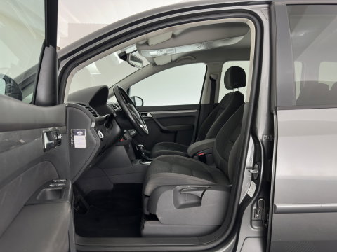 Volkswagen Touran 1.6 TDI Highline BlueMotion Aut. *NAVI-FULLMAP | COMFORT-SEATS | ECC | PDC | CRUISE | PRIVACY-GLASS | 16''ALU*