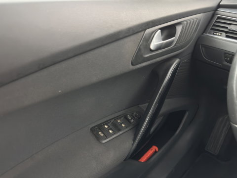 Peugeot 508 1.6 HDi Acces *NAVI-FULLMAP | COMFORT-SEATS | ECC | PDC | CRUISE*
