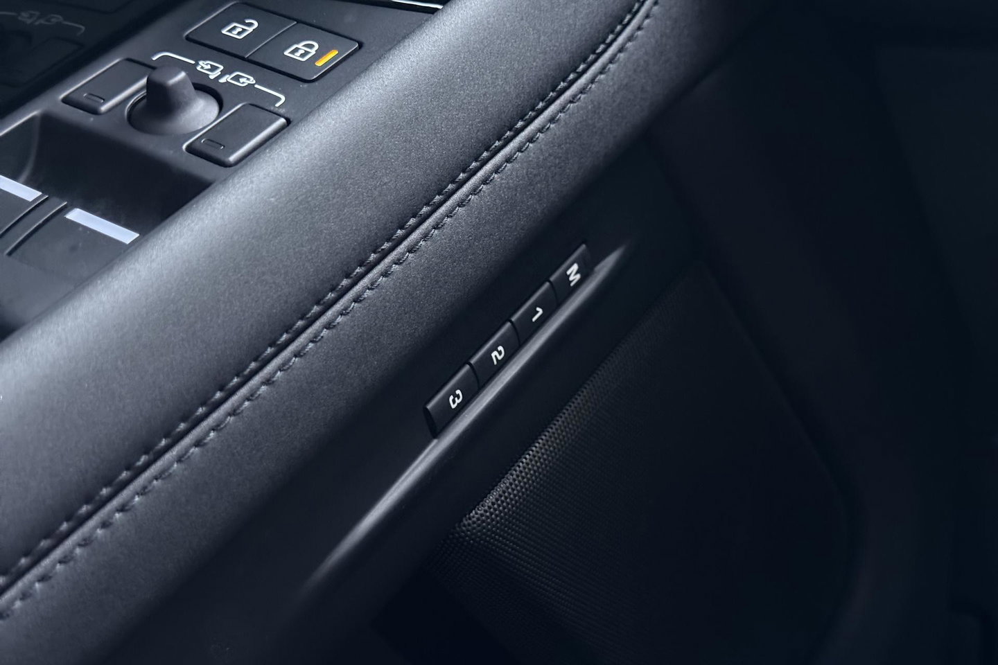 Land Rover Range Rover Evoque 1.5 P300e AWD R-Dynamic SE | ACC | Panoramadak | Meridian | Memory | Stoel+Stuurverwarming | Camera | 20 Inch