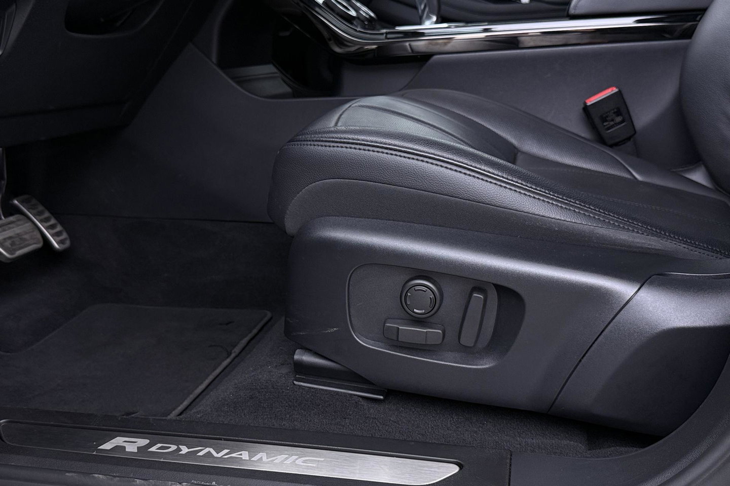 Land Rover Range Rover Evoque 1.5 P300e AWD R-Dynamic SE | ACC | Panoramadak | Meridian | Memory | Stoel+Stuurverwarming | Camera | 20 Inch