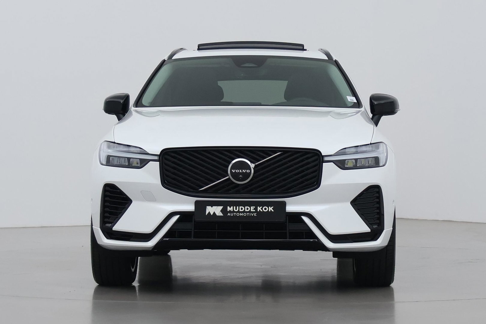 Volvo XC60 T8 Plug-in hybrid Plus Dark | FACELIFT | ACC | Panoramadak | Head-Up | Harman/Kardon | 360° Camera | BLIS