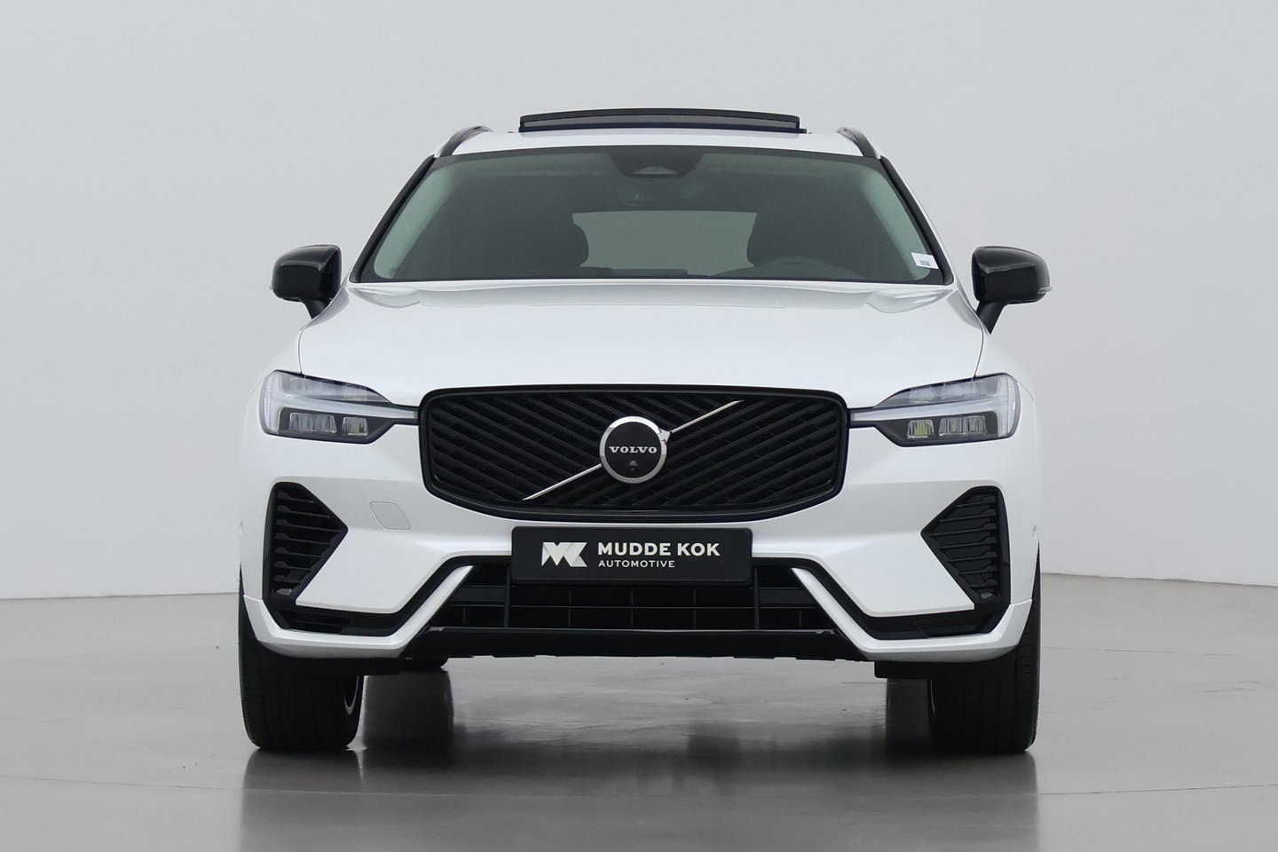 Volvo XC60 T8 Plug-in hybrid Plus Dark | FACELIFT | ACC | Panoramadak | Head-Up | Harman/Kardon | 360° Camera | BLIS
