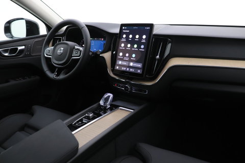 Volvo XC60 T8 Plug-in hybrid Plus Dark | FACELIFT | ACC | Panoramadak | Head-Up | Harman/Kardon | 360° Camera | BLIS