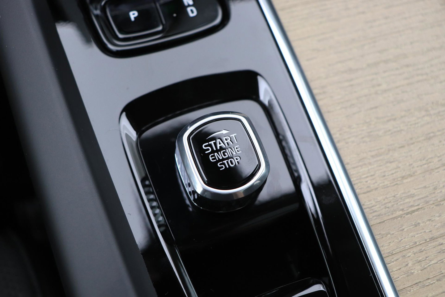 Volvo XC60 T8 Plug-in hybrid Plus Dark | FACELIFT | ACC | Panoramadak | Head-Up | Harman/Kardon | 360° Camera | BLIS