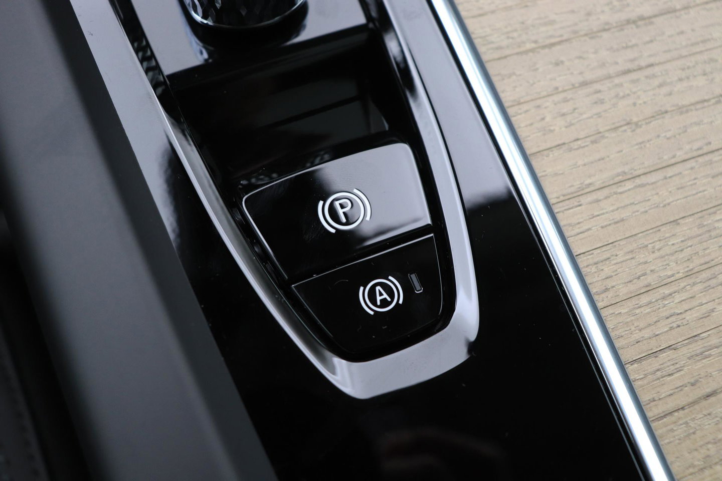Volvo XC60 T8 Plug-in hybrid Plus Dark | FACELIFT | ACC | Panoramadak | Head-Up | Harman/Kardon | 360° Camera | BLIS