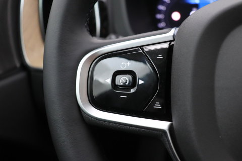 Volvo XC60 T8 Plug-in hybrid Plus Dark | FACELIFT | ACC | Panoramadak | Head-Up | Harman/Kardon | 360° Camera | BLIS