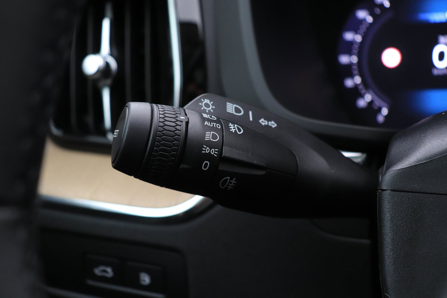 Volvo XC60 T8 Plug-in hybrid Plus Dark | FACELIFT | ACC | Panoramadak | Head-Up | Harman/Kardon | 360° Camera | BLIS
