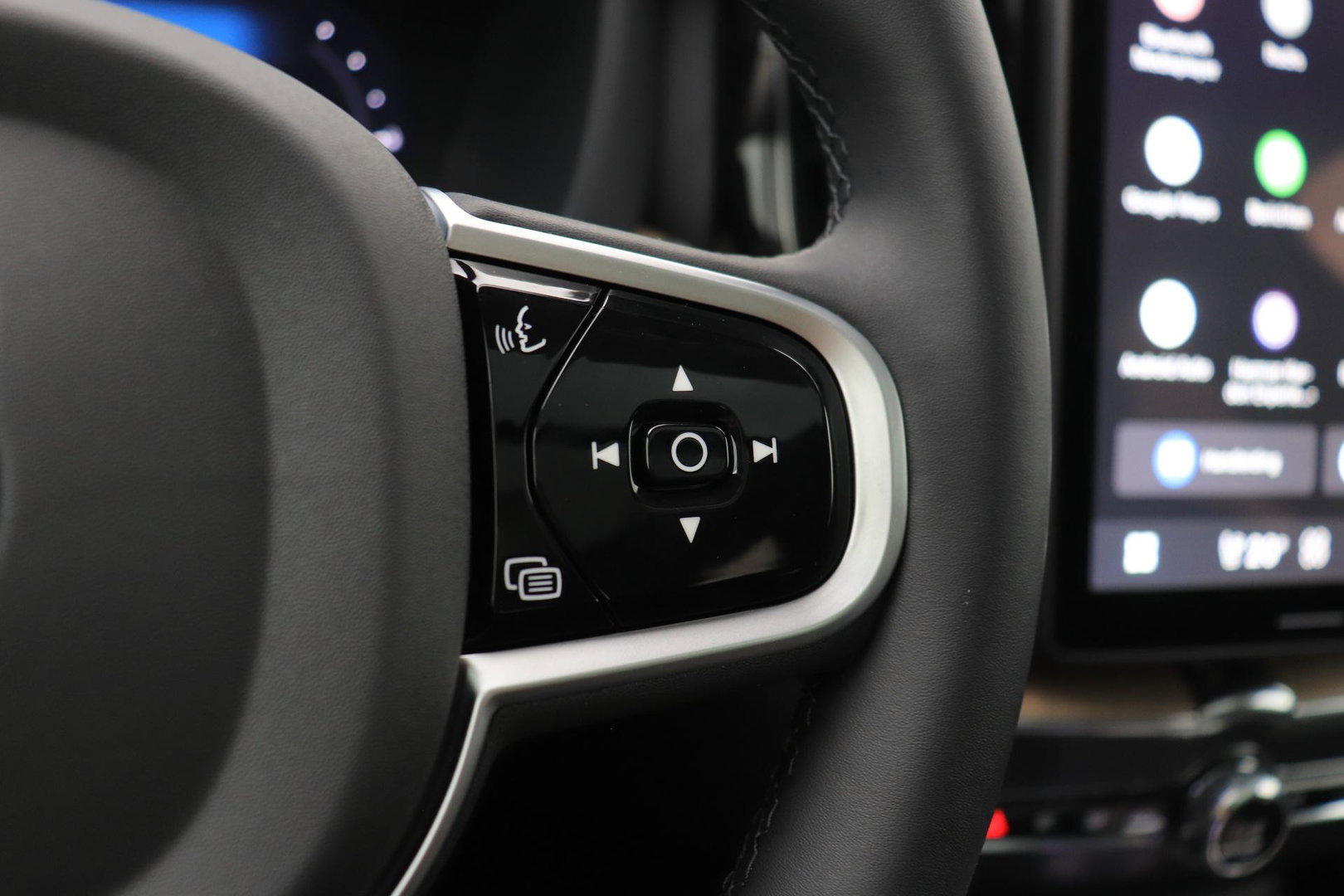 Volvo XC60 T8 Plug-in hybrid Plus Dark | FACELIFT | ACC | Panoramadak | Head-Up | Harman/Kardon | 360° Camera | BLIS