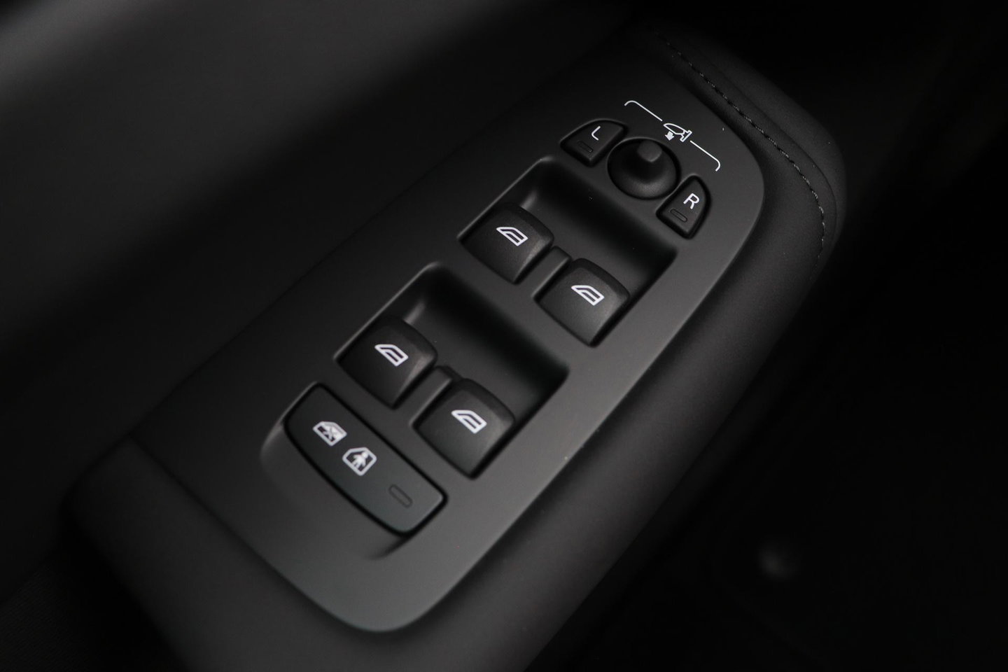 Volvo XC60 T8 Plug-in hybrid Plus Dark | FACELIFT | ACC | Panoramadak | Head-Up | Harman/Kardon | 360° Camera | BLIS
