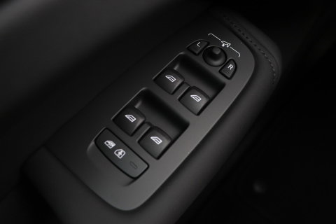 Volvo XC60 T8 Plug-in hybrid Plus Dark | FACELIFT | ACC | Panoramadak | Head-Up | Harman/Kardon | 360° Camera | BLIS