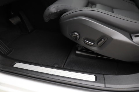 Volvo XC60 T8 Plug-in hybrid Plus Dark | FACELIFT | ACC | Panoramadak | Head-Up | Harman/Kardon | 360° Camera | BLIS