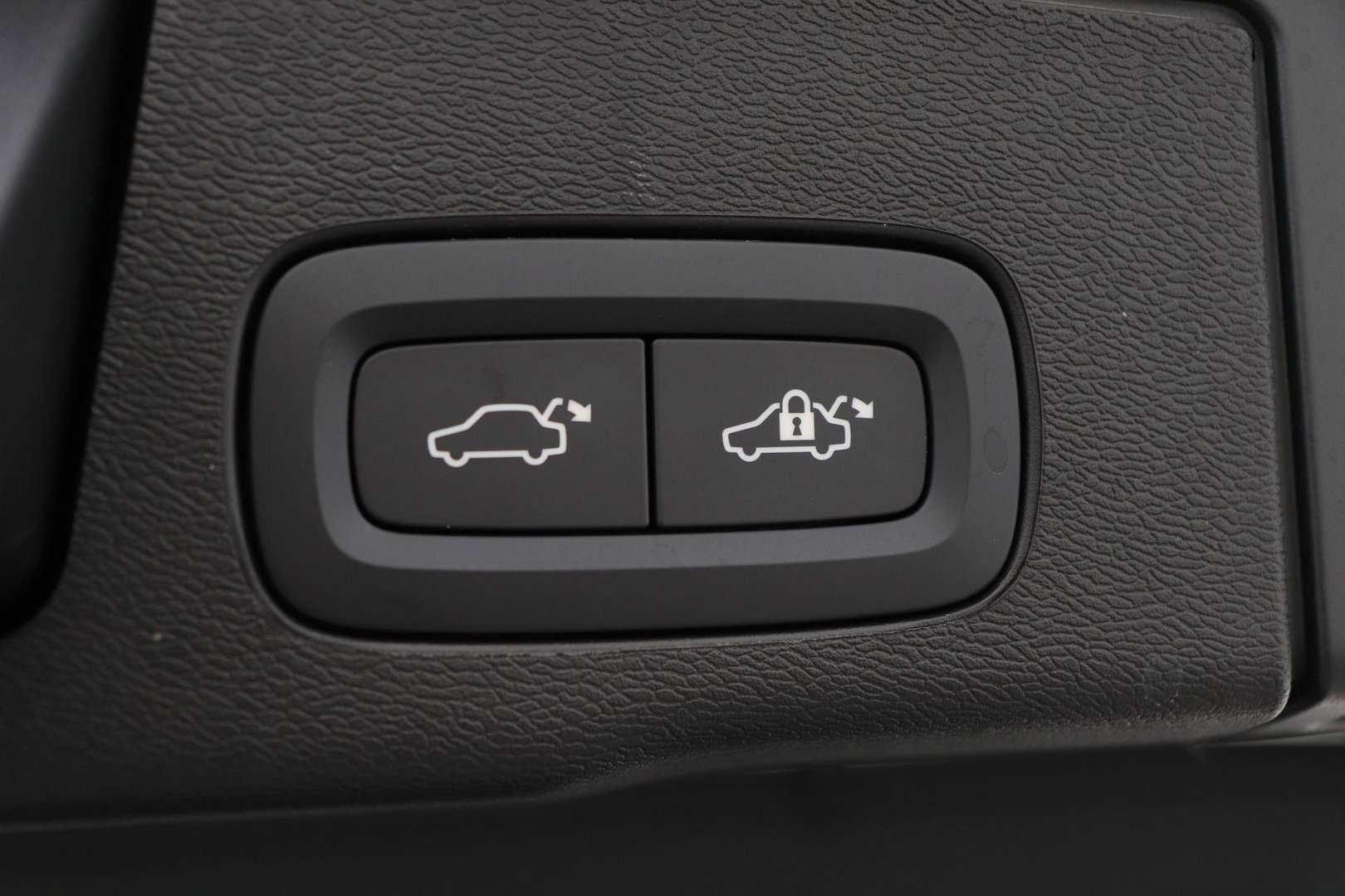Volvo XC60 T8 Plug-in hybrid Plus Dark | FACELIFT | ACC | Panoramadak | Head-Up | Harman/Kardon | 360° Camera | BLIS