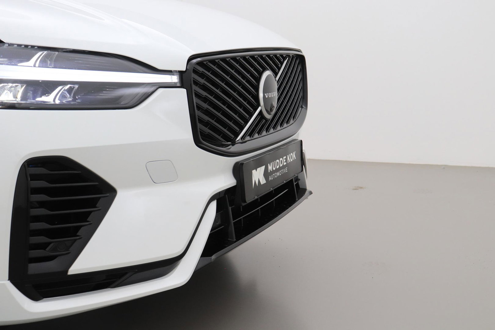 Volvo XC60 T8 Plug-in hybrid Plus Dark | FACELIFT | ACC | Panoramadak | Head-Up | Harman/Kardon | 360° Camera | BLIS
