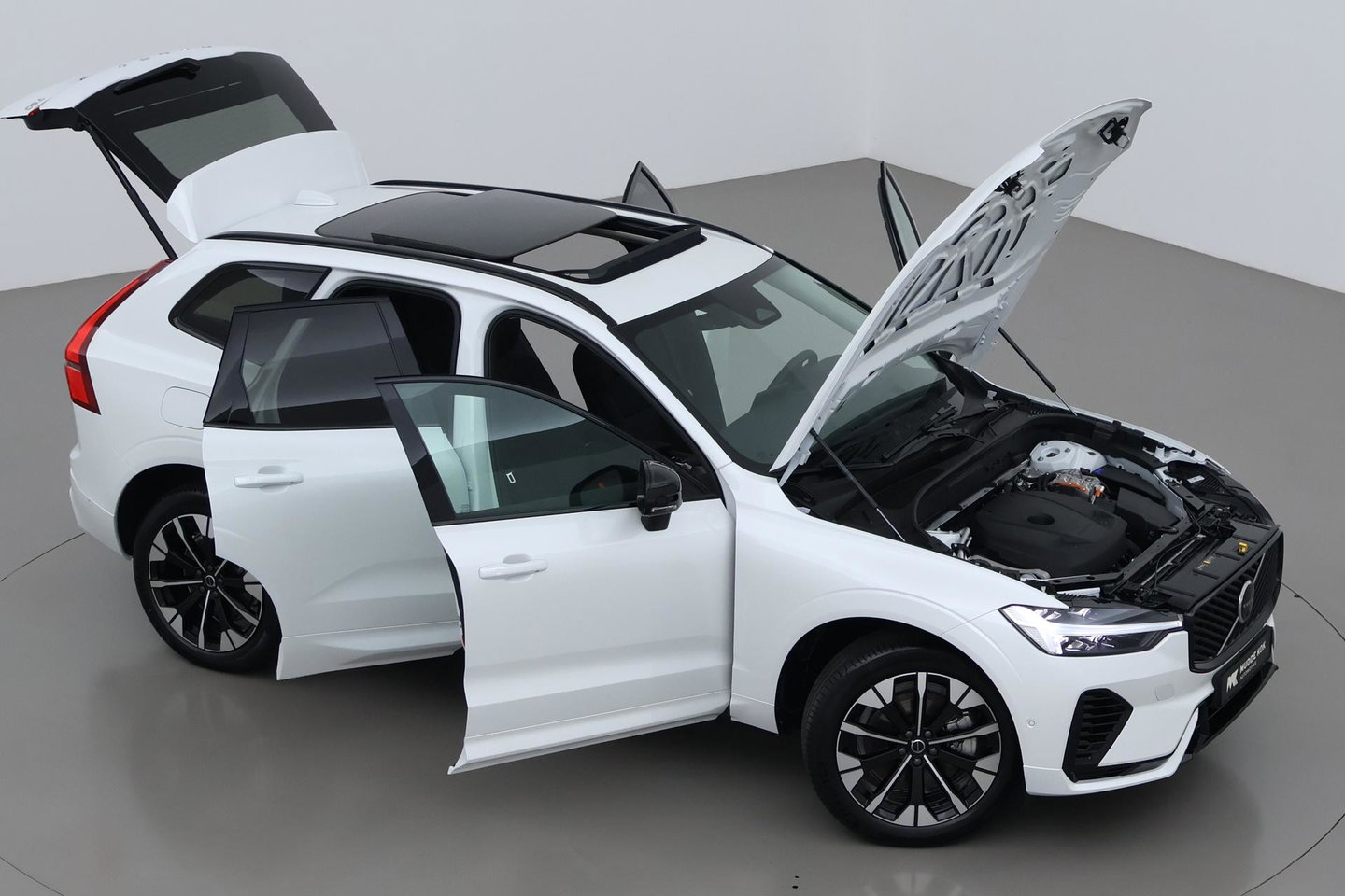 Volvo XC60 T8 Plug-in hybrid Plus Dark | FACELIFT | ACC | Panoramadak | Head-Up | Harman/Kardon | 360° Camera | BLIS