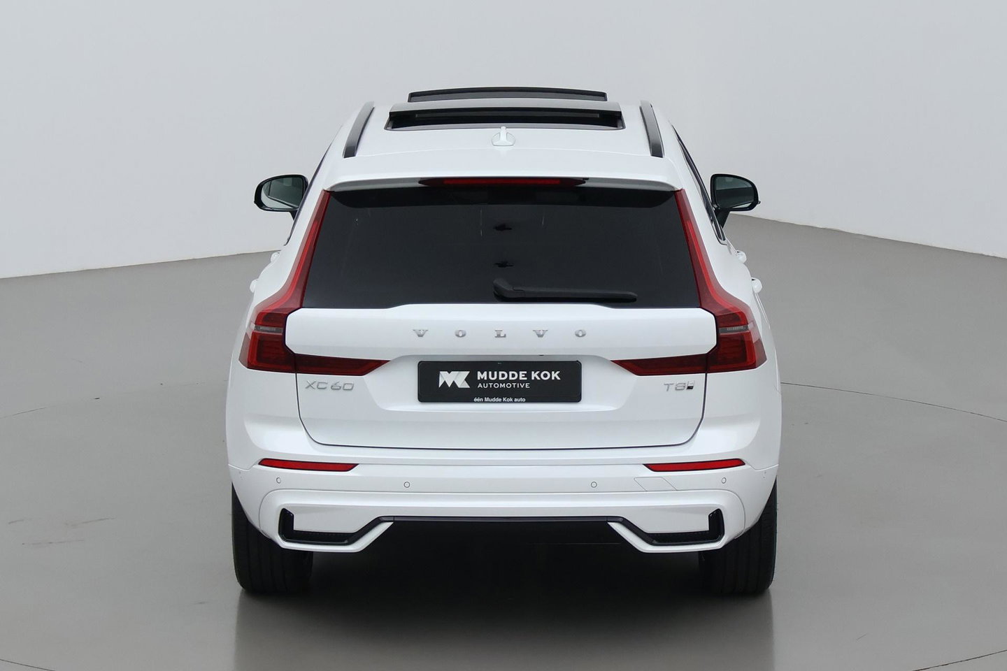 Volvo XC60 T8 Plug-in hybrid Plus Dark | FACELIFT | ACC | Panoramadak | Head-Up | Harman/Kardon | 360° Camera | BLIS