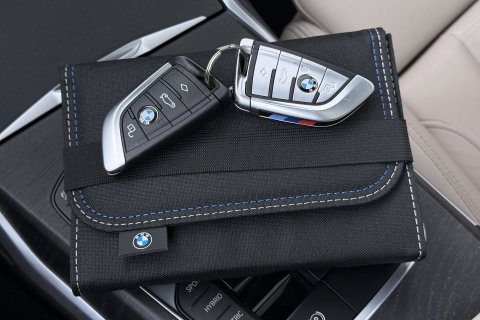 BMW 3 Serie Touring 330e xDrive | ACC | Trekhaak | Panoramadak | 360° Camera | Harman/Kardon | Head-Up | Stuurverwarming