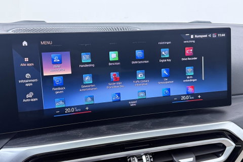 BMW 3 Serie Touring 330e xDrive | ACC | Trekhaak | Panoramadak | 360° Camera | Harman/Kardon | Head-Up | Stuurverwarming
