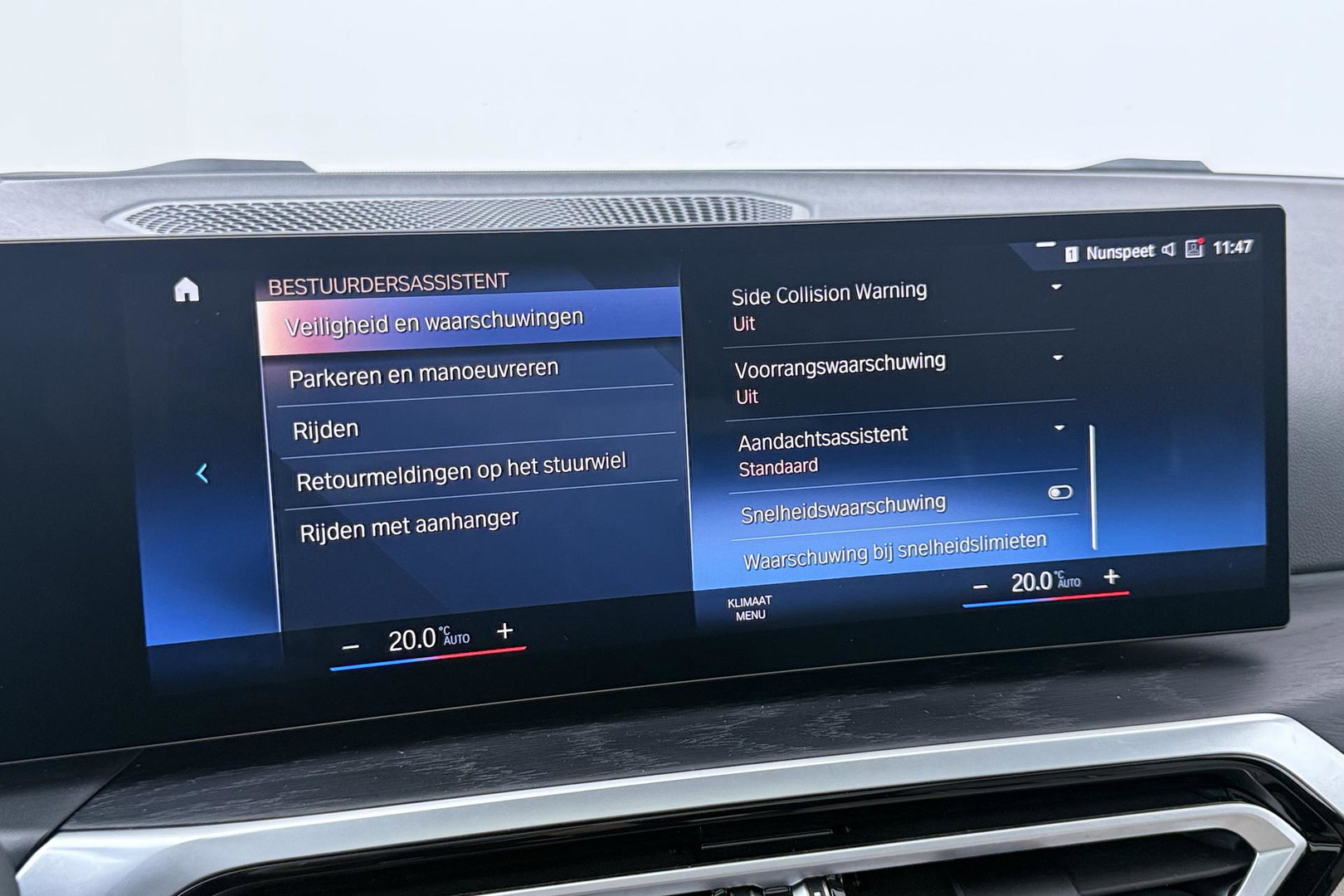 BMW 3 Serie Touring 330e xDrive | ACC | Trekhaak | Panoramadak | 360° Camera | Harman/Kardon | Head-Up | Stuurverwarming