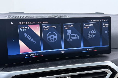 BMW 3 Serie Touring 330e xDrive | ACC | Trekhaak | Panoramadak | 360° Camera | Harman/Kardon | Head-Up | Stuurverwarming