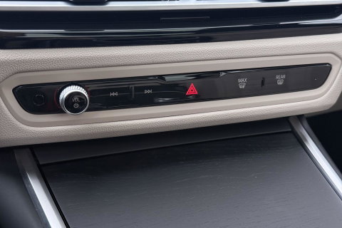 BMW 3 Serie Touring 330e xDrive | ACC | Trekhaak | Panoramadak | 360° Camera | Harman/Kardon | Head-Up | Stuurverwarming